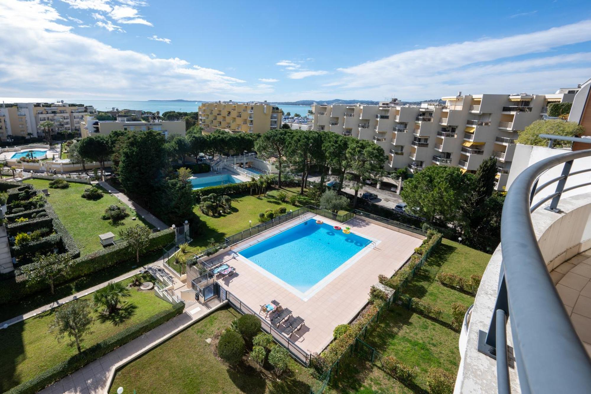 Nemea Appart Hotel Le Lido Cagnes Sur Mer Экстерьер фото